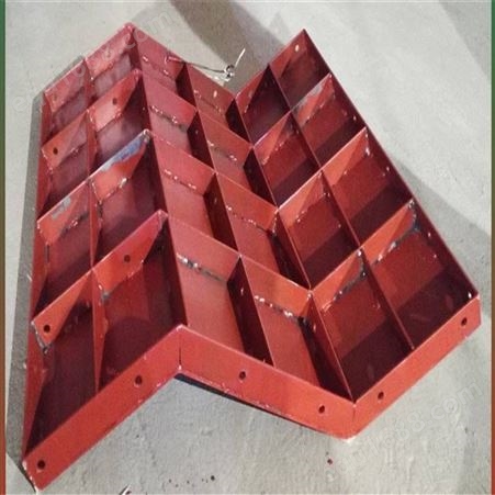 挡墙钢模板水沟钢模板模板整体性能好高精度制作